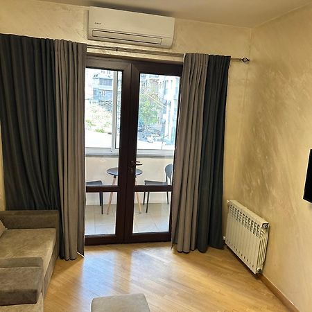 Comfortable Apartment In Center Jereván Kültér fotó