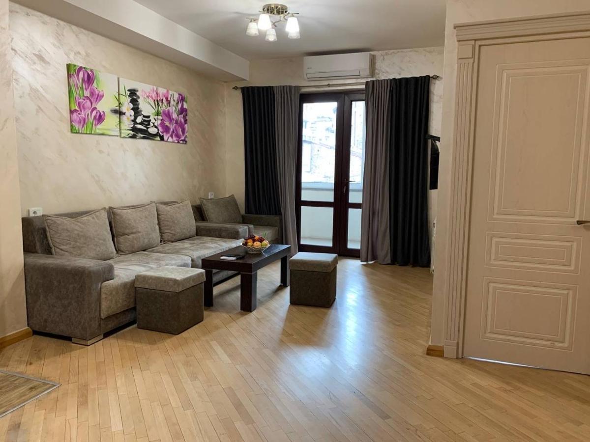 Comfortable Apartment In Center Jereván Kültér fotó