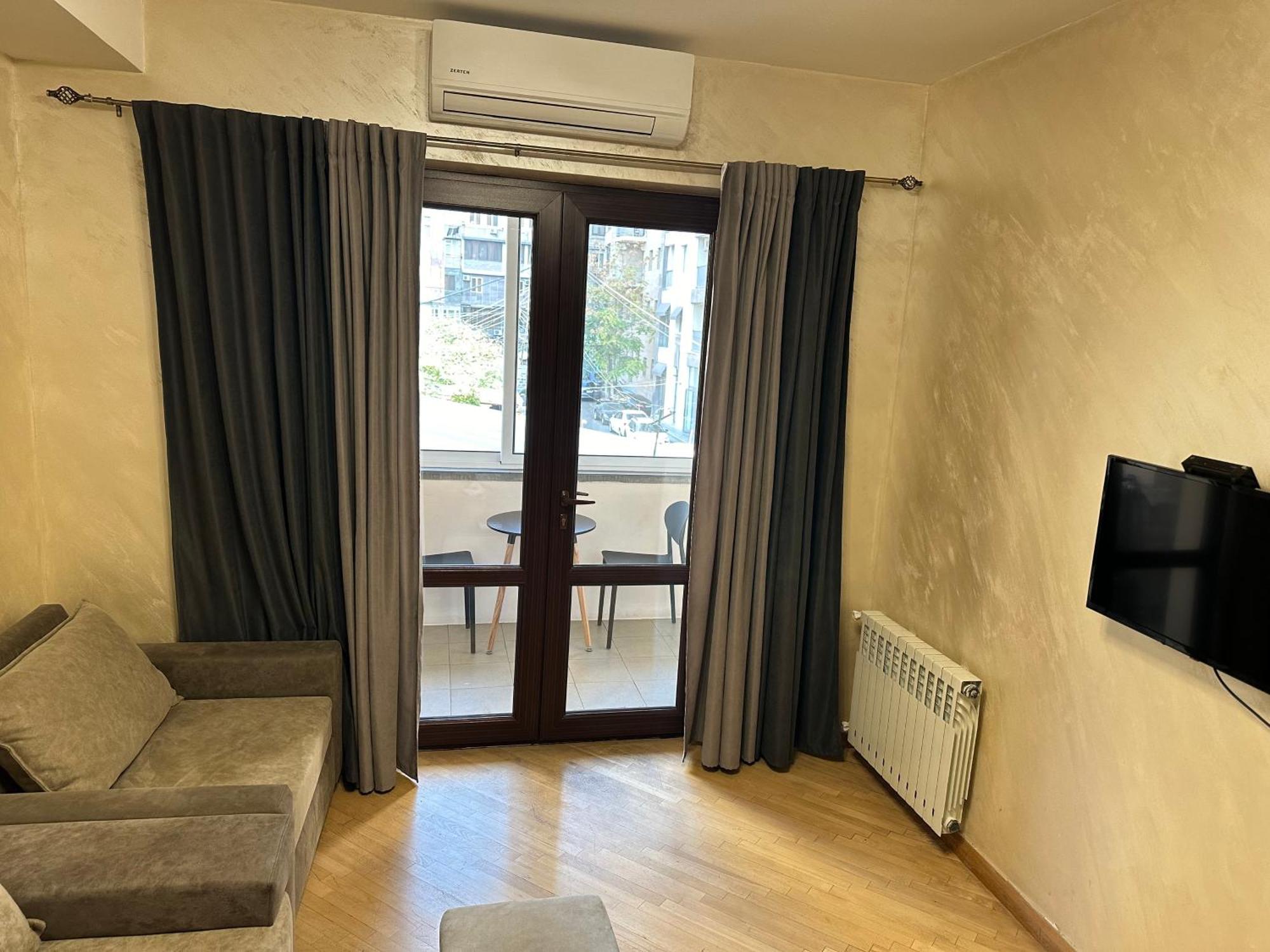 Comfortable Apartment In Center Jereván Kültér fotó
