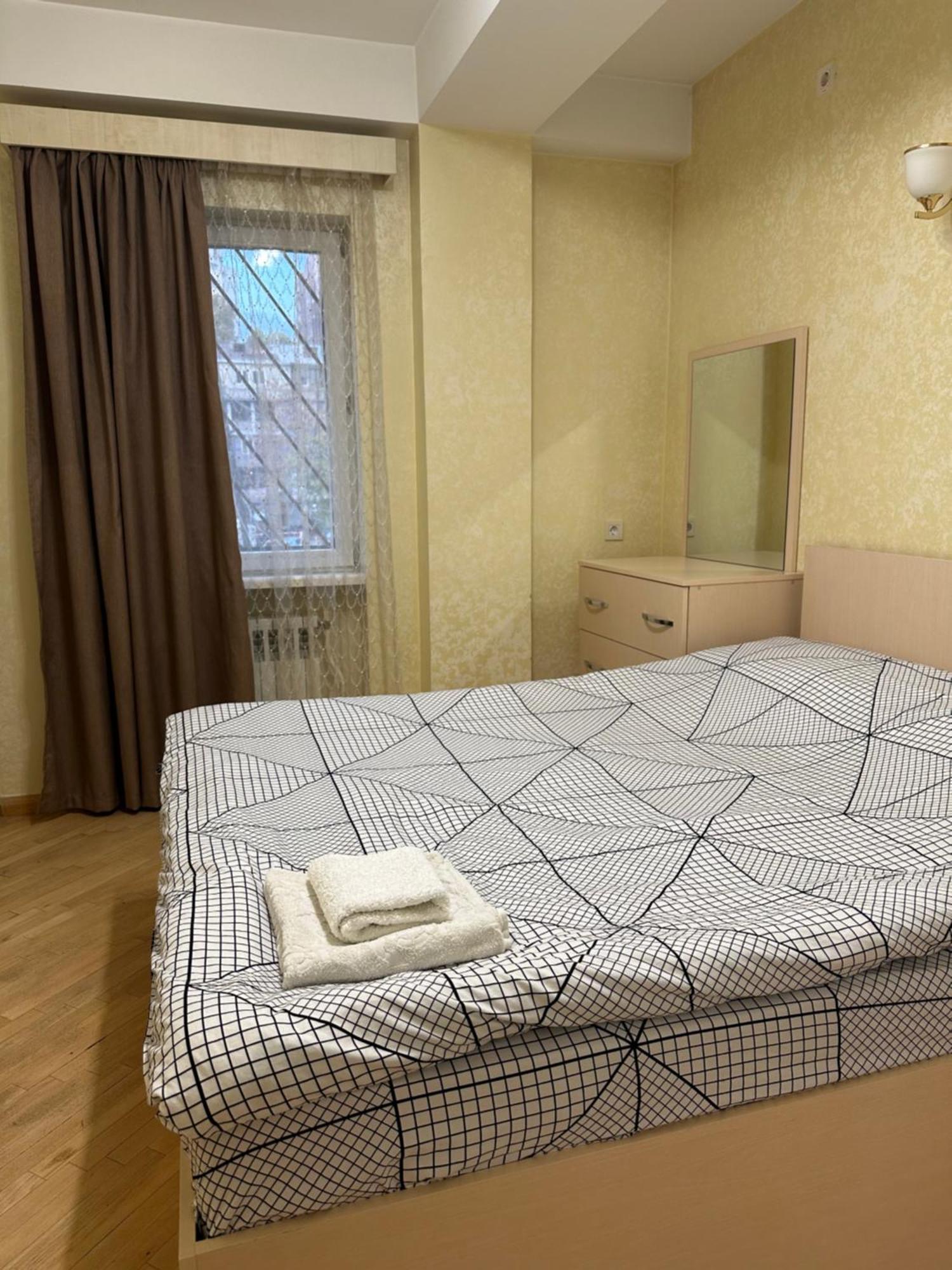 Comfortable Apartment In Center Jereván Kültér fotó