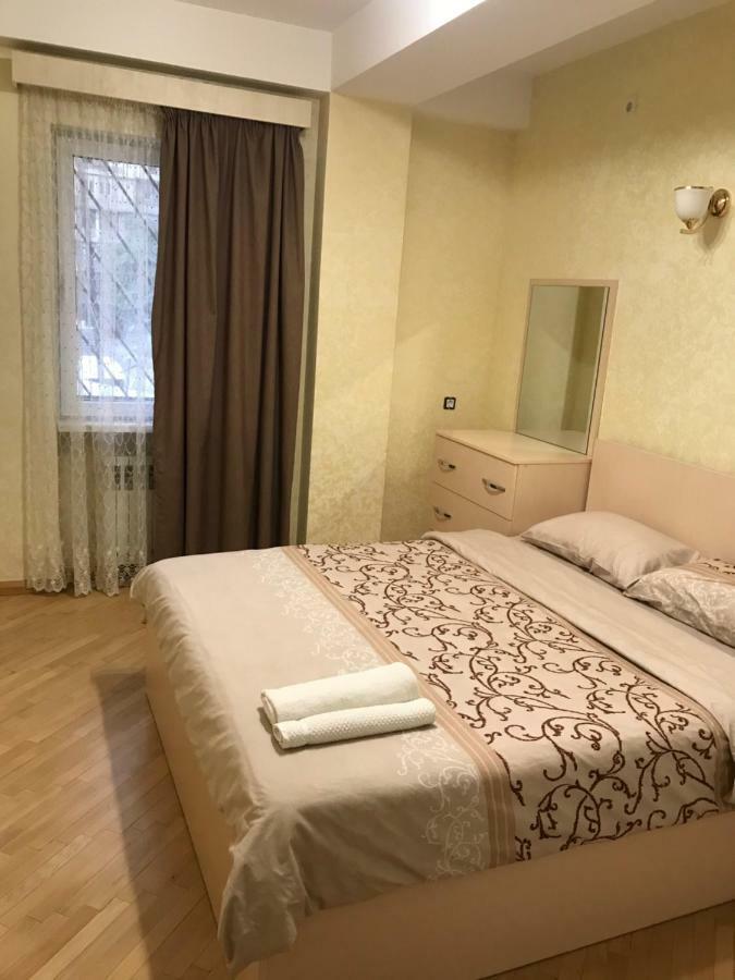 Comfortable Apartment In Center Jereván Kültér fotó